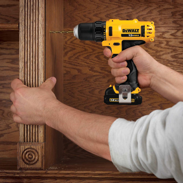 Дрель-шуруповерт аккумуляторная DeWalt DCD710D2-QW