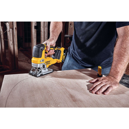 Лобзик аккумуляторный DeWalt DCS334N-XJ (без АКБ и ЗУ)