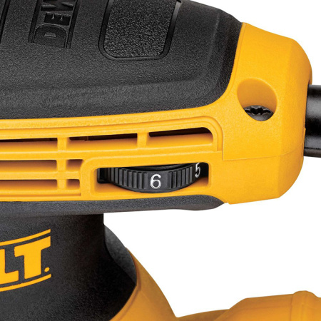 Шлифмашина эксцентриковая DeWalt DWE6423-QS