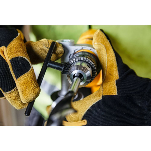 Дрель ударная сетевая DeWalt DWD024K-QS