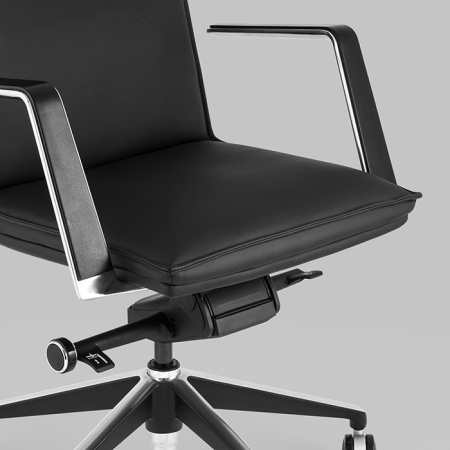 Кресло офисное TopChairs Arrow чёрный Stool Group A335-A 270-01