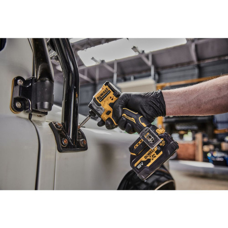 Шуруповерт аккумуляторный DeWalt DCF850N-XJ (без АКБ и ЗУ)