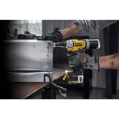 Заклёпочник аккумуляторный DeWalt DCF414NT-XJ