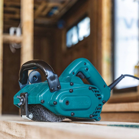 Шлифмашина щеточная сетевая Makita 9741